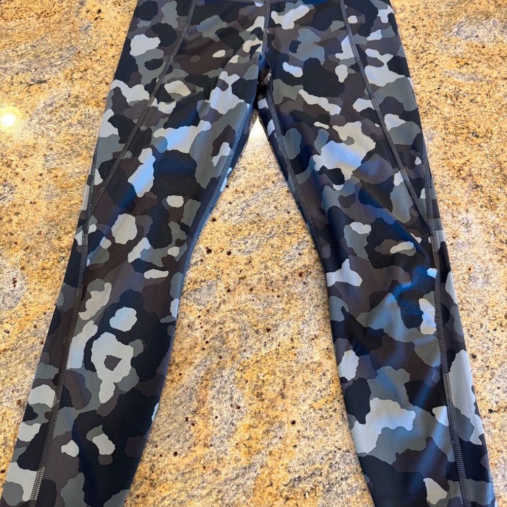Athleta  small camo leggings